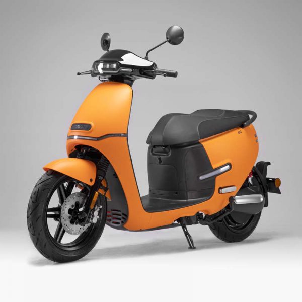 HORWIN EK1 Premium E-Scooter 45 km/h, Mattorange perspektivisch vorne - E-LEVEN Mobility GmbH Stuttgart